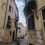 Altea's Sweet In Piazza,basilica Palladiana 维琴察