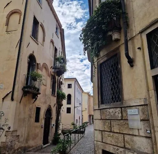 Altea's Sweet In Piazza,basilica Palladiana ヴィチェンツァ